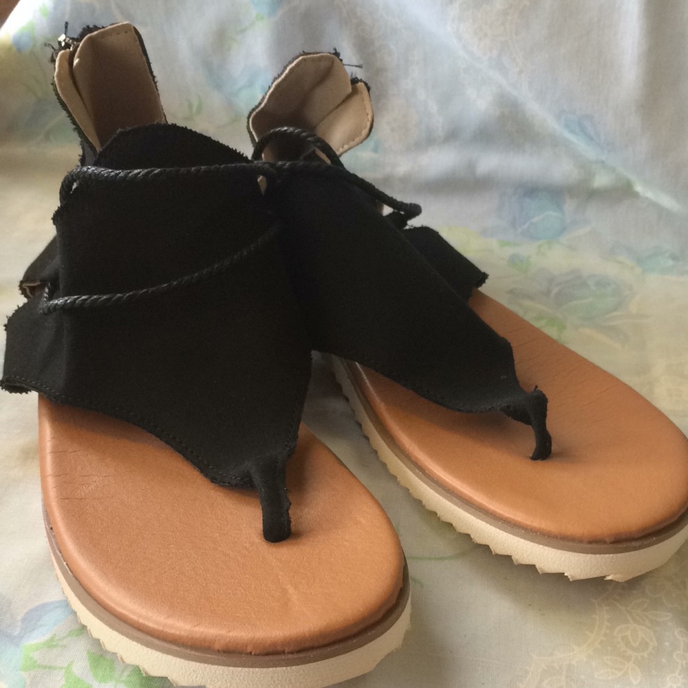 Unworn black canvas sandals